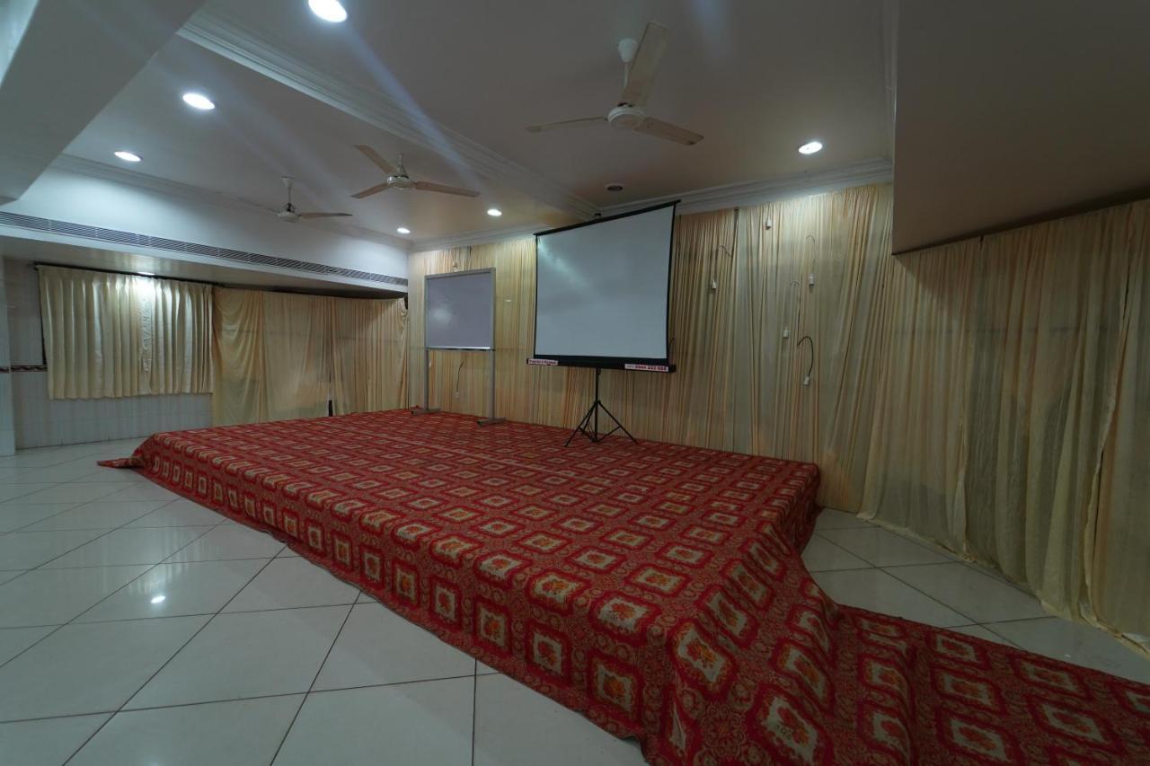 Hotel Palmyra Grand Inn Tirunelveli Kültér fotó